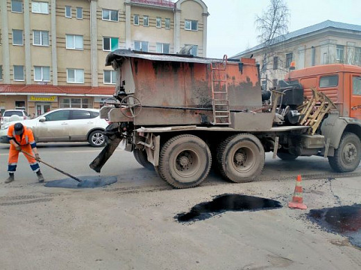 В Иванове наконец-то залатали ямы у 4-й горбольницы
